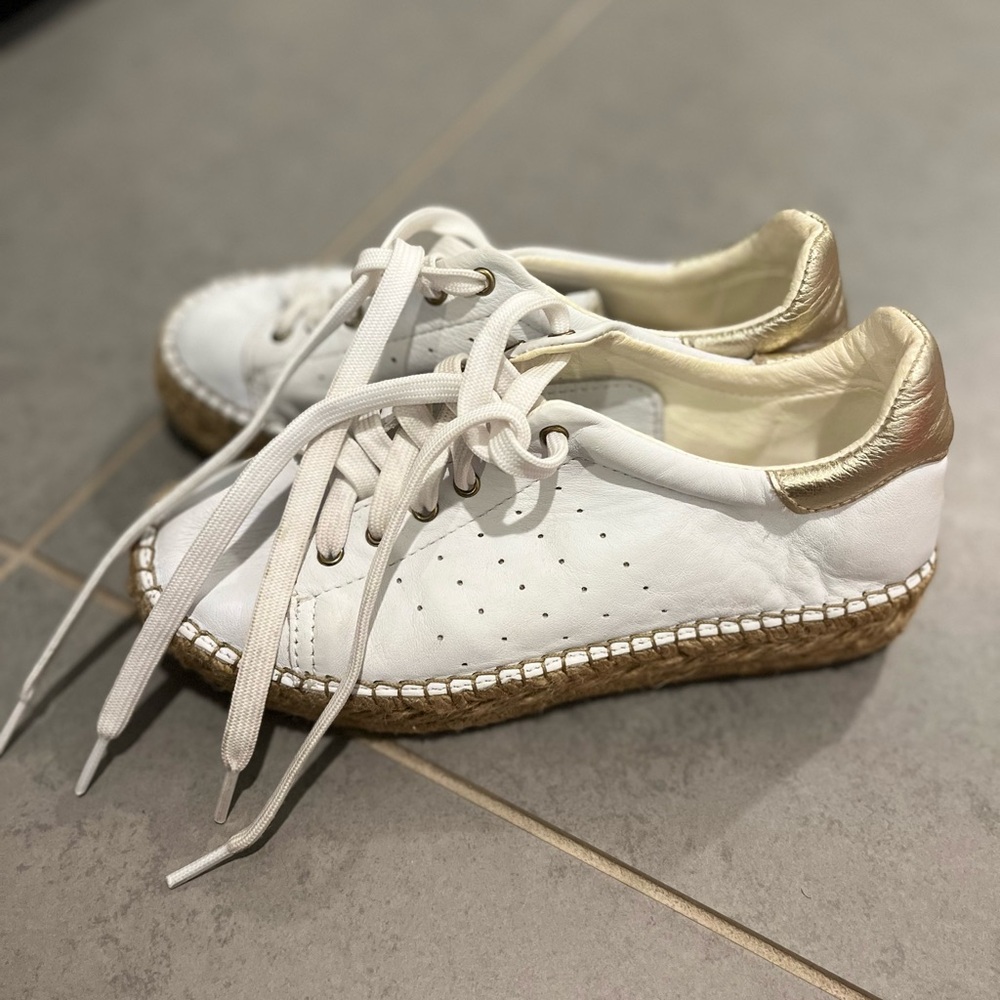Made in Spain Dylan Skye leather upper and woven/rubber base lace up sneakers